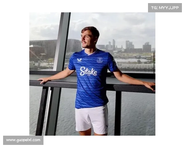 霍尔2500万镑加盟埃弗顿切尔西中场转会完成